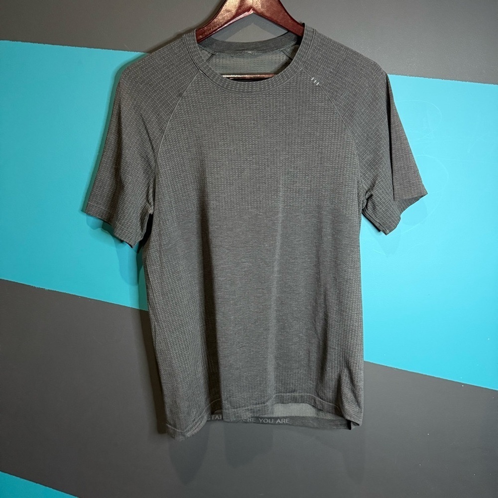 Lululemon Athletica Gray Short Sleeve Tee